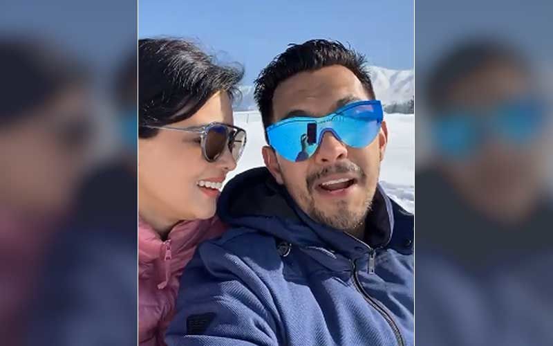 Aditya Narayan Croons To A Bollywood Song With Wife Shweta Agarwal; Gives Sneak-Peek Of The Picturesque View While On Honeymoon-WATCH Video