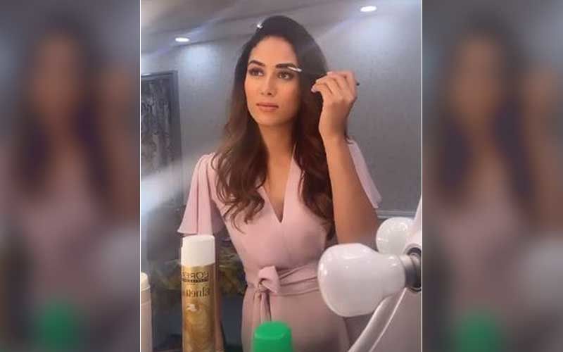 Mira Rajput Flaunts Her Super-Thin Waist In A Pink Outfit As She Does Her Makeup; Gives Fans Sneak-Peek From Her Recent Shoot