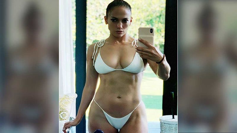 Jennifer Lopez’s ‘Relaxed And Recharged’ Selfie Will Get You Charged Up Like A Light Bulb