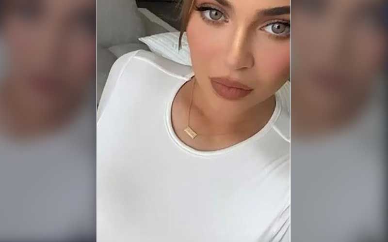 Kylie Jenner Looks Oh-So Hot As She Fits Into Skimpy White Bodysuit; Poses For The Lens Like No One’s Watching