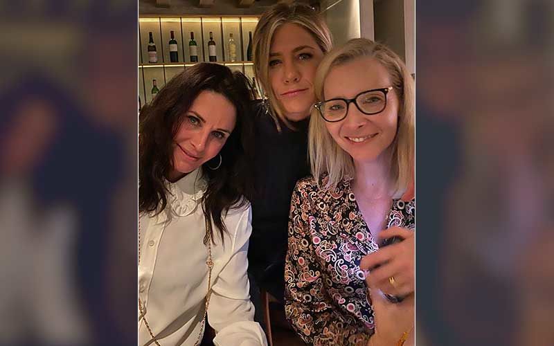 Jennifer Aniston Confesses She Watched Friends Bloopers With Courteney Cox; Lisa Kudrow Shares An Update On Reunion