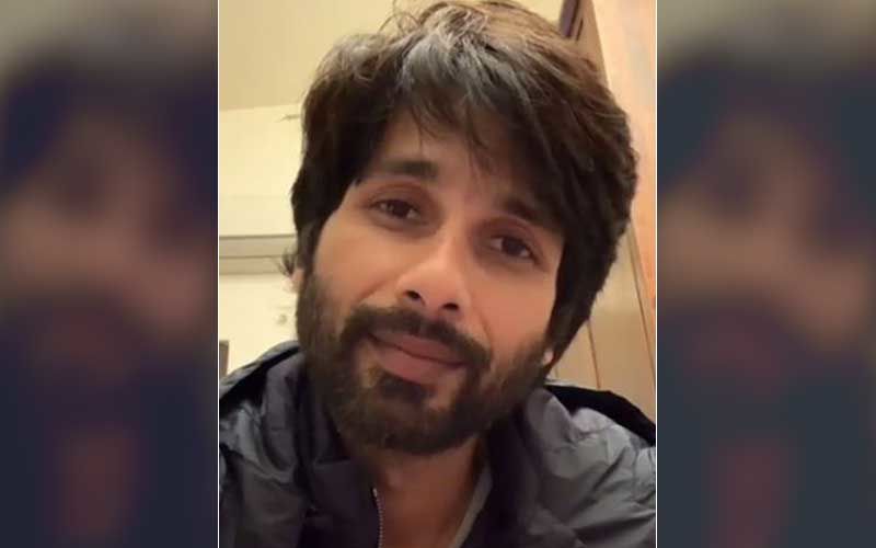 Shahid Kapoor Shares A Pic From Radha Soami Satsang Centre In Delhi; Lauds Govt And Sewadars As They Make A 10 Thousand Bed Facility For Patients