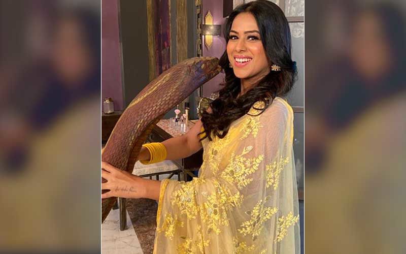 Naagin 4 Actress Nia Sharma Shares A Pic Of Her Kissing The Naagin On Sets; Credits Co-Actor Vijendra Kumeria For The Shot