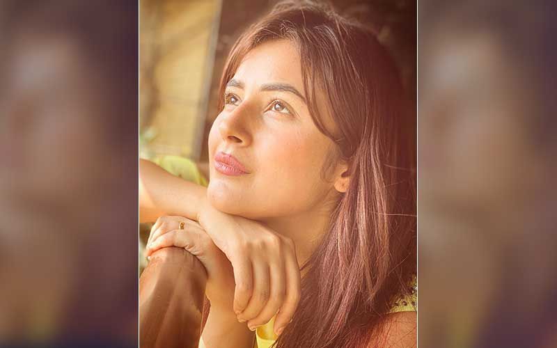 Bigg Boss 13's Shehnaaz Gill Gives Gyaan On What One Must Do When Life Gives Rainy Days; Her Excitement For Monsoon Is Next-Level