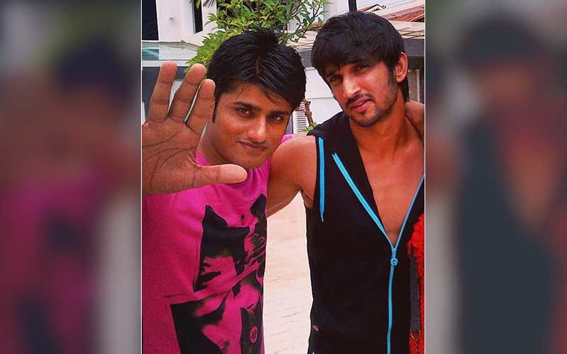 Sushant Singh Rajput Death: Video Of Sandip Ssingh Allegedly Showing A THUMBS-UP To Someone On Day Of Sushant's Death Goes Viral