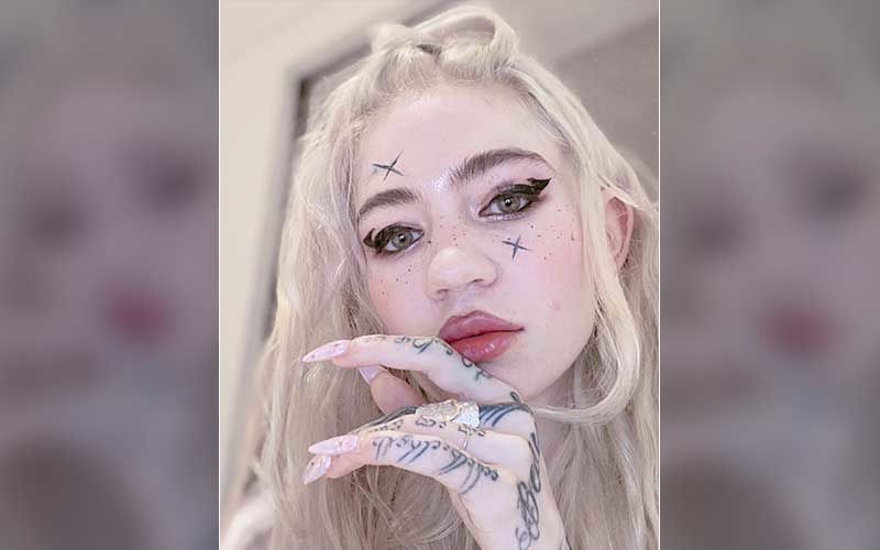 Elon Musk’s GF, Canadian Singer Grimes Tests Positive For Coronavirus; Says 'Finally Got COVID'