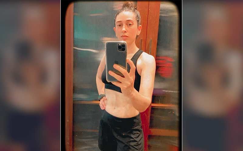 Karisma Kapoor Drops A Post Workout Mirror Selfie Flaunting Her Well-Toned Tummy; Looks Sleek And Fit In ‘March Diaries’ Post