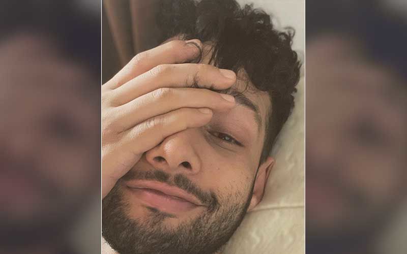 Siddhant Chaturvedi Shares A ‘Recovery’ Pic While In Home Quarantine; Actor Says ‘Abhi Vaccine Aane Ki Khushi Hui Hi Thi Ki Corona Bola Thappa’