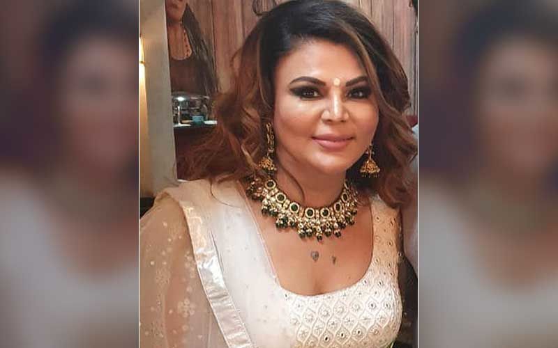 Bigg Boss 14’s Rakhi Sawant Schools Paps For Not Wearing A Mask; Actor Spreads Awareness About Surge In COVID-19 Cases In Mumbai -WATCH Video