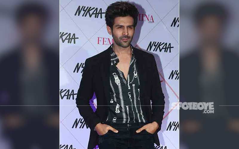 Kartik Aaryan Spotted In Town, Waves At Paps From A Distance, Maintains Low Profile After Aanand L Rai Says 'No Film Was Signed With Actor'