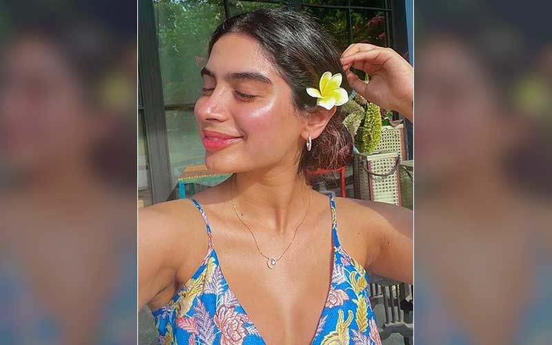 Khushi Kapoor Exudes Beauty In A Purple Bikini On A Sunny ‘Pool Day’; Star Kid Looks Damn Chic As She Shows Off Her Perfectly Curvaceous Physique