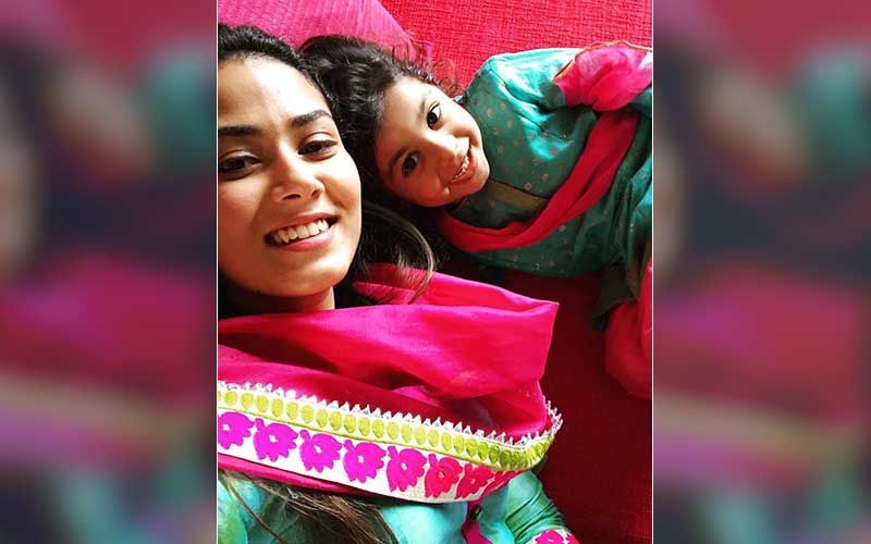 Mira Rajput Thinks Her Daughter Misha Is Growing Too Soon As She Will Turn 5 This Month; Shares A Loving Picture Cuddling With Her