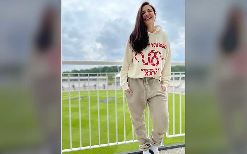 Anushka Sharma Drops A Blissful Pic Of Her Posing In Front Of An England Stadium; Actress Says Virat Kohli Is Exempted From 'Don’t Bring Work Home' Rule