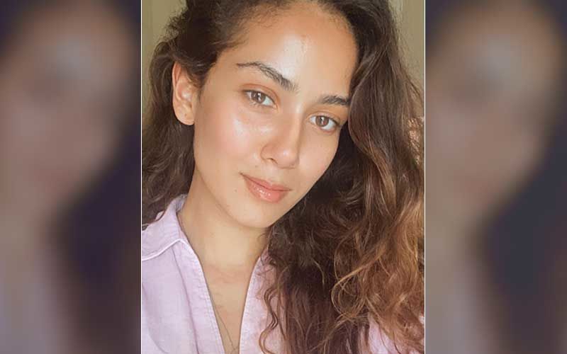 Mira Rajput Is Grateful Towards Her Parents After They Pose Beside Her Huge Poster In A Mall; Says ‘Can’t Begin To Describe This Feeling’