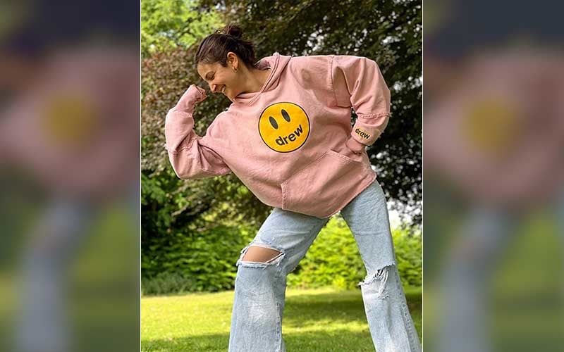 Anushka Sharma Does ‘Some Very Casual Posing In The Park’; Actor’s Happy Photos Will Brighten Up Your Evening