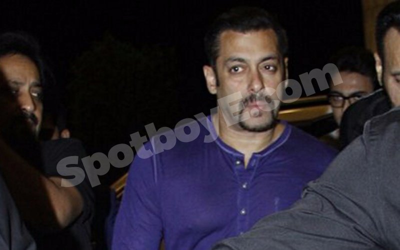 Salman Heads To Dubai To Support Brother Sohail