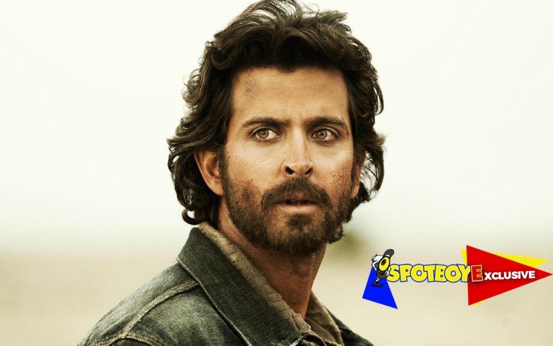 Hrithik in bed for 4-5 more weeks; Injury hasn't healed