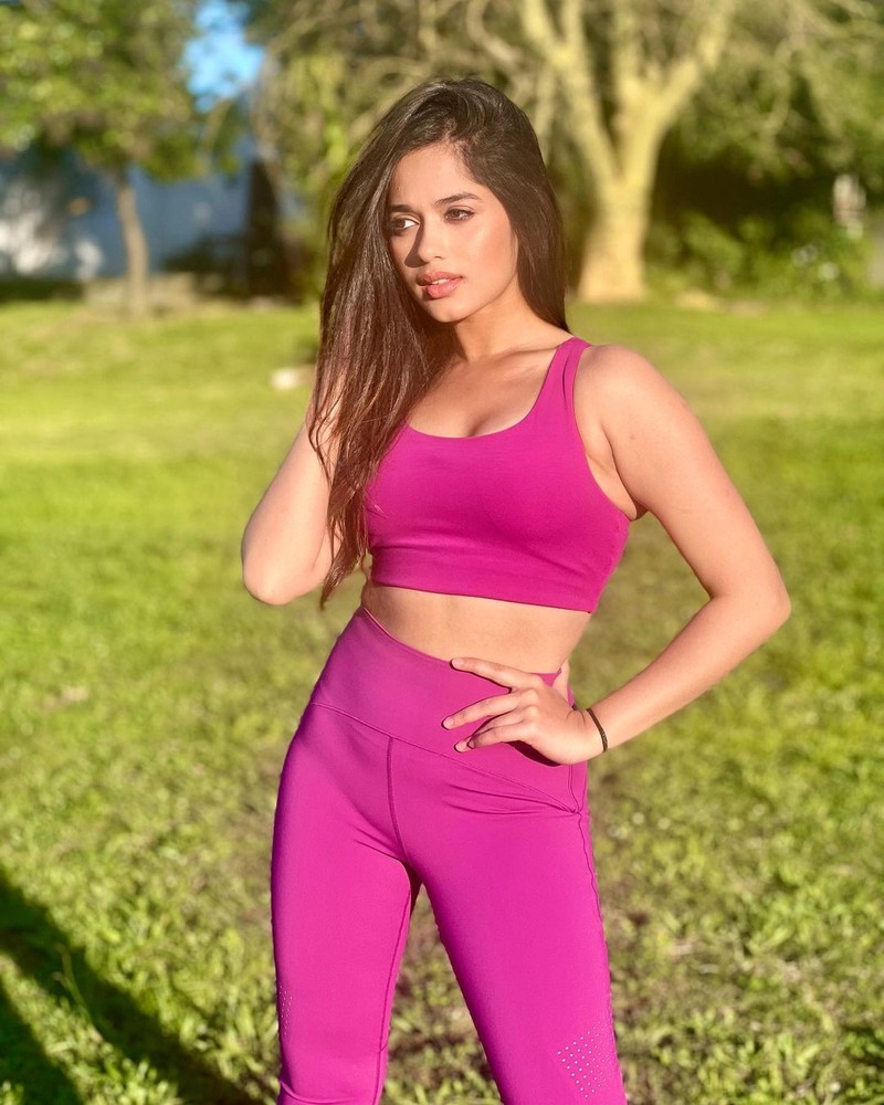 Khatron Ke Khiladi Fame Jannat Zubair Looks Stunning In Pink Co Ords Check Out Her Piping Hot