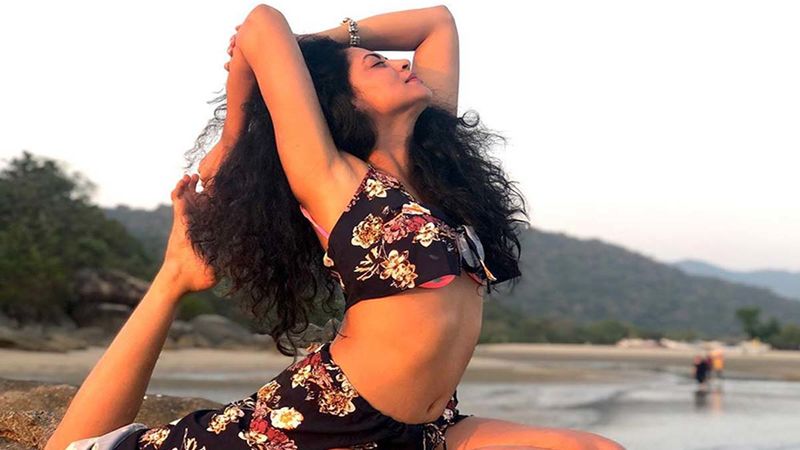 'A Muslim Friend Helped Me Achieve This Asana', Kavita Kaushik Strikes The Perfect Pose, Flaunts Beach-Bod