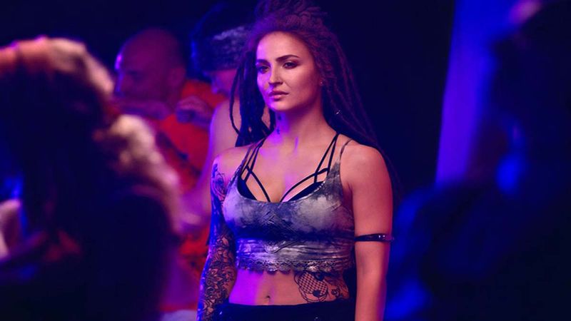 Elli AvrRam Sports Dreadlocks And Tattoos For Malang; Check Out Her Striking NEW LOOK