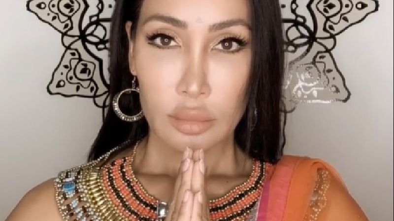 Post Her 'Butt Naked Goddess' Pic, Sofia Hayat Reports A Man To Mumbai Police For Abusing Her With Derogatory Remarks