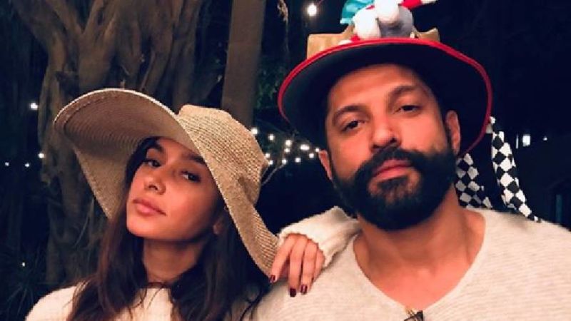 Farhan Akhtar Turns Cameraman As GF Shibani Dandekar Cooks Pasta For The First Time; Our Eyes Are All On Her Blingy Ring Though - PICS