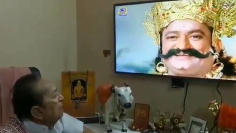 Ramayan Re-Run: Raavan Arvind Trivedi Watches 'Sita Apaharan' Scene, Gets Misty Eyed - Video