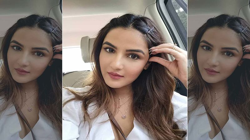 Bigg Boss 14: Sidharth Shukla's Bestie Jasmin Bhasin Poses For The Cameras Wearing Nothing But A Sexy Button-Down Shirt