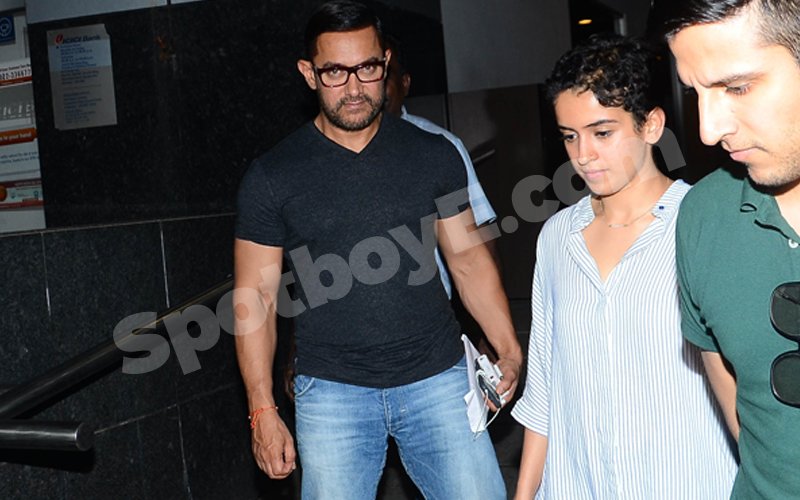 IN PICS: Aamir Khan Dines With His Dangal Daughters