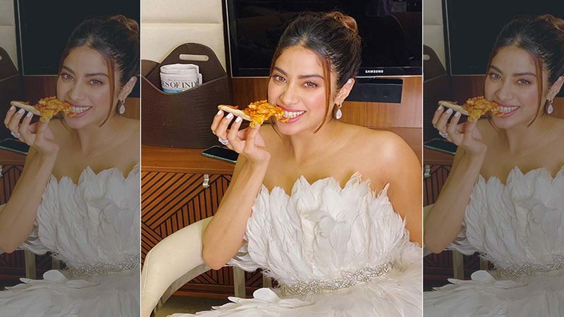 Just Binge: Janhvi Kapoor's Quirk Revealed - She Makes Up Wacky Stories About People Just To Kill Time