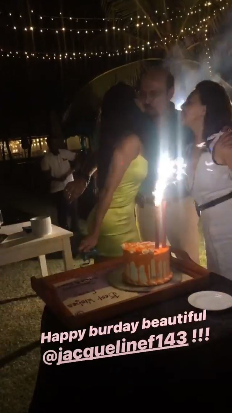 jacquelinecuttingbirthdaycake2