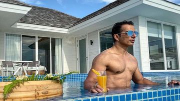 Sonu Sood Visits Shirdi, Crowd Applauds And Shouts ‘Real Hero’ Leaving Him Overwhelmed- VIDEO