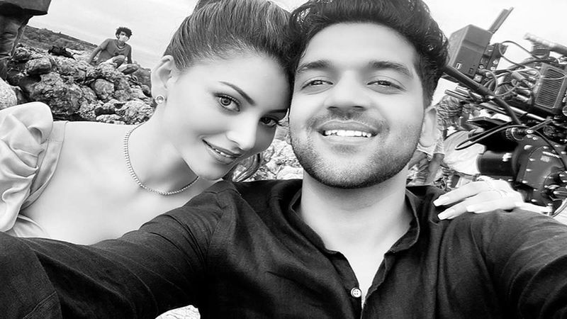 Mar Jayenge : Urvashi Rautela Teases Fans With An Adorable Selfie With Guru Randhawa Ahead Of The Release Of Their Song; Their Chemistry Is Crackling