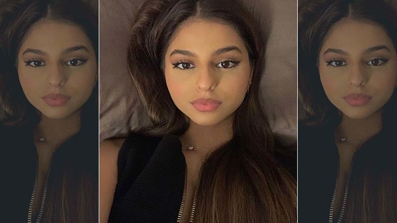 Suhana Khan Sets The Internet On Fire With Her Mirror Selfie, Looks Stunning In An All Black Attire