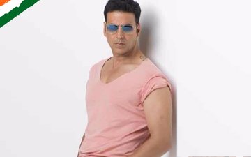 Akshay Kumar makes a big announcement