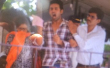 After 16 hours, Rahul Raj Singh emerges to shed tears on Pratyusha’s body