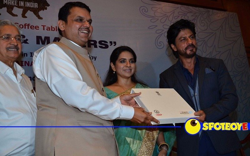 Maharashtra CM Devendra Fadnavis & SRK at Shaina NC's book launch