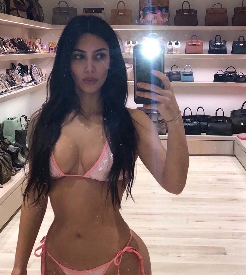 Kim Kardashian S No Make Up Selfies That Put Her Flawless Skin On Display