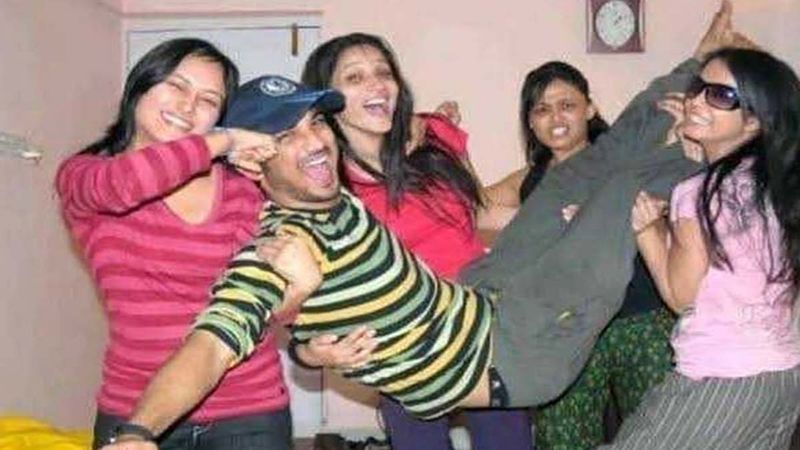 Sushant Singh Rajput Demise: Fan Club Shares Throwback Pic Of Actor Picked By His Ex-Girlfriend Ankita Lokhande And His Pavitra Rishta Co-Stars