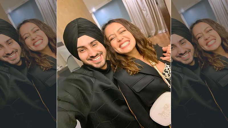 Neha Kakkar And Rohanpreet Singh Indulge In Heavy PDA As They Bid Goodbye To 2020 During A Happening Musical Night