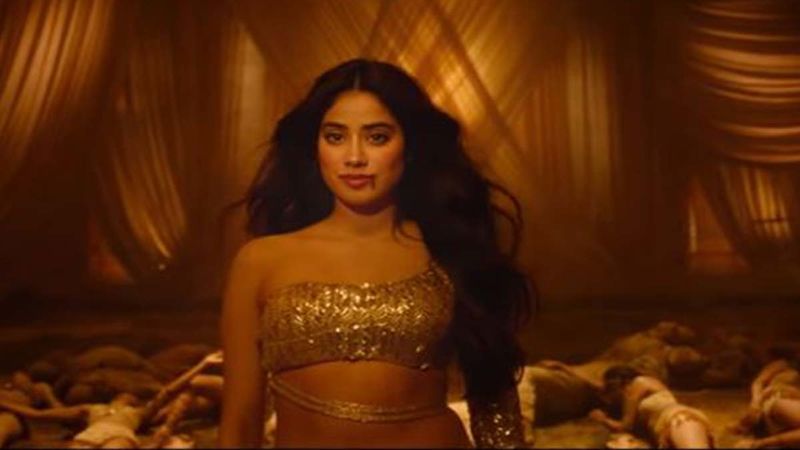 Roohi Song Out Now: Janhvi Kapoor Nails The Recreated Version Of Nadiyon Paar With Ease; Sizzles In A Golden Dress
