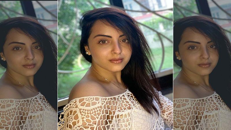 Television Actress Shrenu Parikh Advocates People Should Embrace Their Bodies And Not Cling To The Concept Of Size Zero, "I Have Been Short, Curvy And Chubby, I Own It'