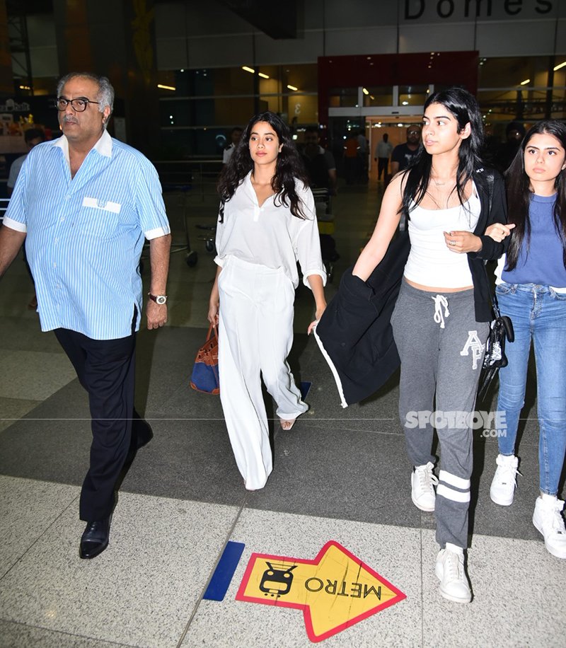 Boney Kapoor With Khushi And Janhvi Kapoor