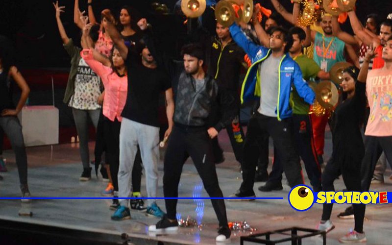 In Pics: Ranveer sweats it out for IPL opening ceremony