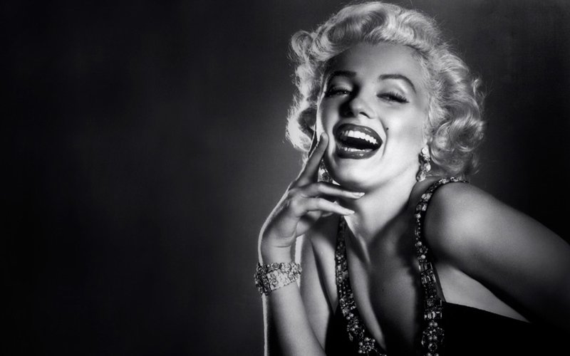 Marilyn Monroe’s personal accessories go under the hammer