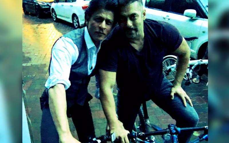 Shah Rukh Khan and Salman Khan go on a cycle ride: Yeh Dosti Hum Nahin Todenge