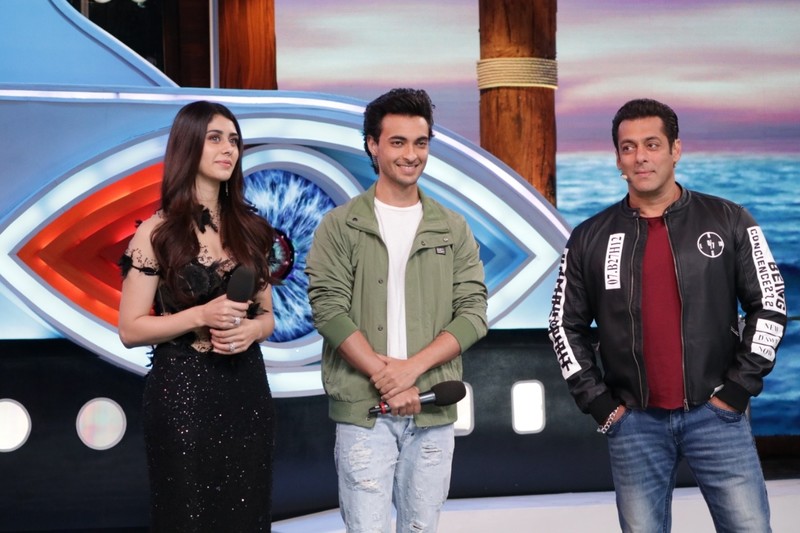 Ayush And Warina With Salman