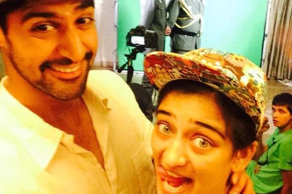 Tanuj Virwani And Akshara Hassan Shares A Selfie