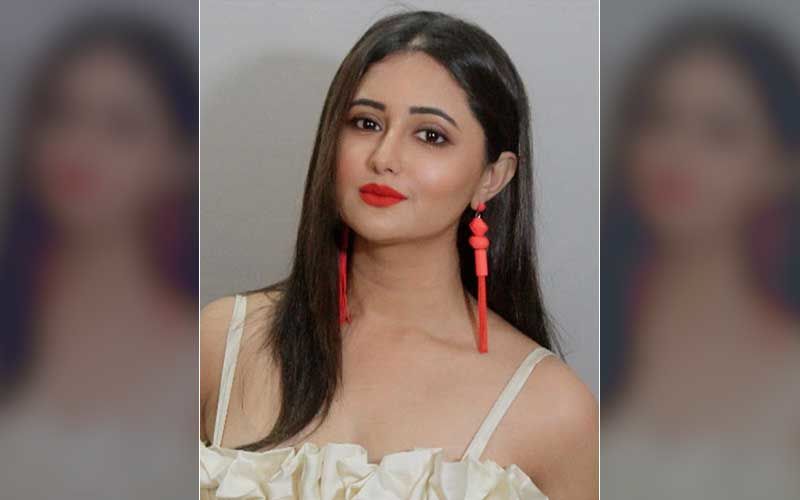 Bigg Boss 13 Fame Rashami Desai Enjoys A Mesmerizing View From Her Hotel Room Window; Says ‘Just Wanna Pause Everything For A Moment’-WATCH Video