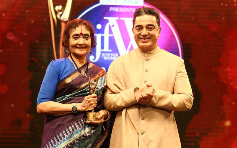 Kamal Haasan Felicitates Legendary Vyjayanthimala Bali With A Lifetime Achievement Award At 11th JFW Magazine Awards 2019